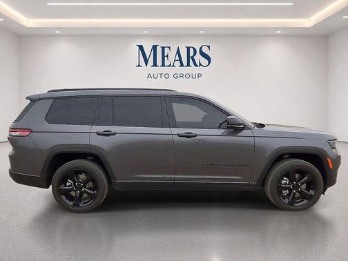 Baltic Gray Metallic Clearcoat 2024 Jeep Grand Cherokee L Altitude