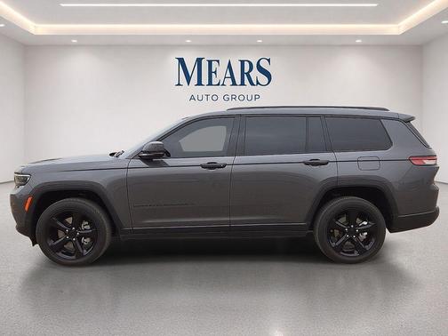 Baltic Gray Metallic Clearcoat 2024 Jeep Grand Cherokee L Altitude