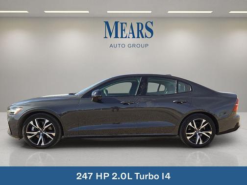 2024 Volvo S60 B5 Core Dark Theme