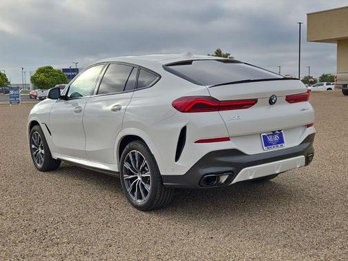 Alpine White 2026 BMW X6 xDrive40i