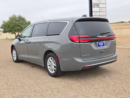 Ceramic Gray Clearcoat 2023 Chrysler Pacifica Touring L