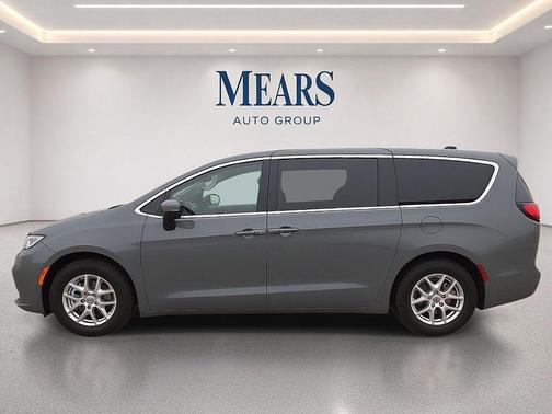 Ceramic Gray Clearcoat 2023 Chrysler Pacifica Touring L