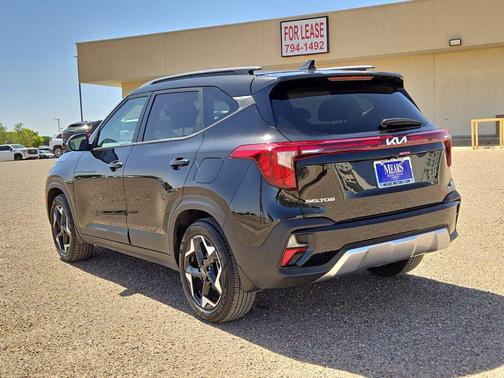 Fusion Black 2026 Kia Seltos S