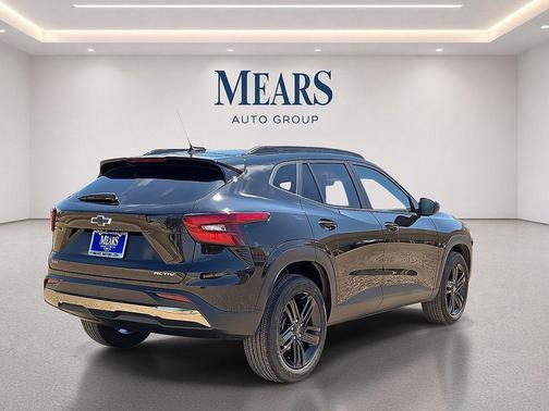 Mosaic Black Metallic 2025 Chevrolet Trax FWD ACTIV