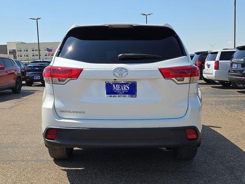 2019 Toyota Highlander LE I4