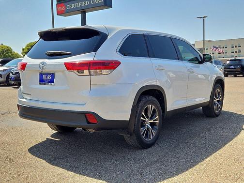 2019 Toyota Highlander LE I4
