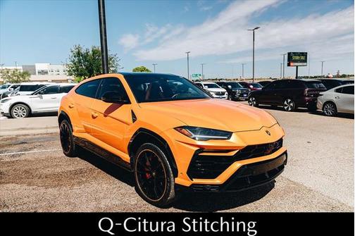 2022 Lamborghini Urus Pearl Capsule