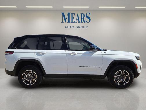 2022 Jeep Grand Cherokee 4xe Trailhawk