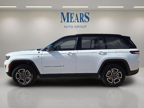 2022 Jeep Grand Cherokee 4xe Trailhawk