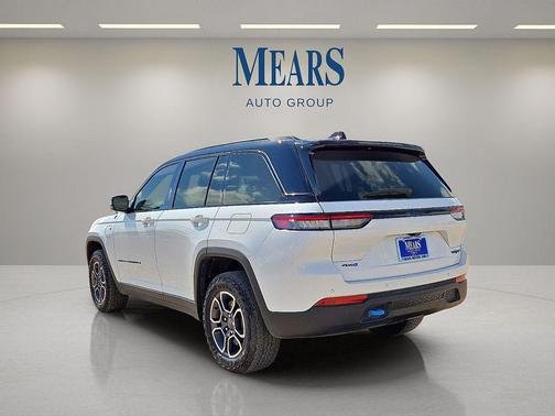 2022 Jeep Grand Cherokee 4xe Trailhawk