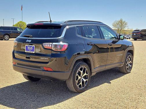 Diamond Black Crystal Pearlcoat 2025 Jeep Compass Limited