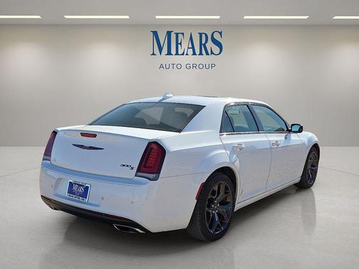 2023 Chrysler 300 S