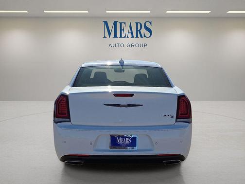 2023 Chrysler 300 S
