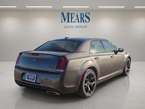2023 Chrysler 300 S