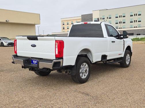 OXFORD WHITE 2023 Ford F-250 XLT