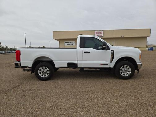 OXFORD WHITE 2023 Ford F-250 XLT