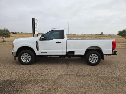OXFORD WHITE 2023 Ford F-250 XLT
