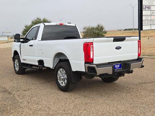 OXFORD WHITE 2023 Ford F-250 XLT