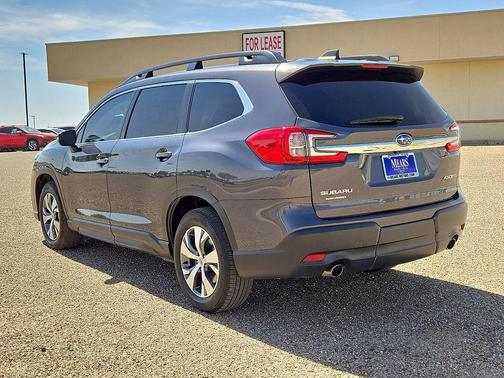 Magnetite Gray Metallic 2023 Subaru Ascent Premium 8-Passenger