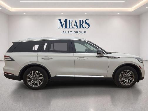 CERAMIC PEARL MET 3C 2024 Lincoln Aviator Premiere