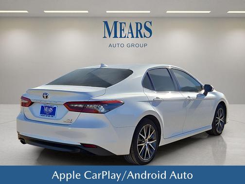 2023 Toyota Camry Hybrid XLE