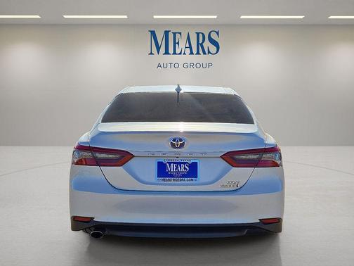 2023 Toyota Camry Hybrid XLE