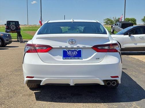 2022 Toyota Camry SE