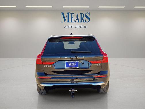 2023 Volvo XC60 B5 Plus Bright Theme