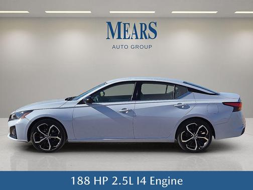 2024 Nissan Altima SR FWD