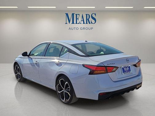 2024 Nissan Altima SR FWD