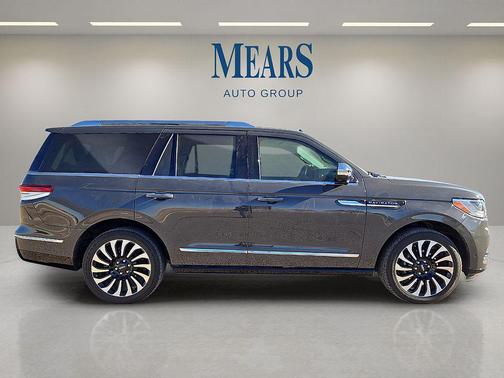 2023 Lincoln Navigator Black Label