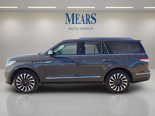 2023 Lincoln Navigator Black Label