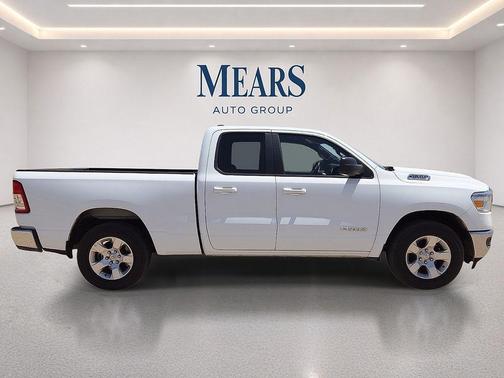 Bright White Clearcoat 2022 RAM 1500 Big Horn/Lone Star