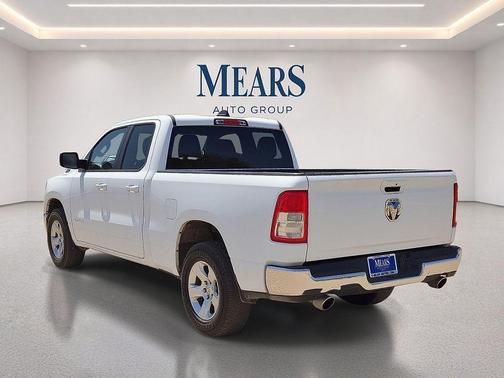 Bright White Clearcoat 2022 RAM 1500 Big Horn/Lone Star