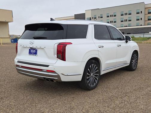 Hyper White 2023 Hyundai PALISADE Calligraphy
