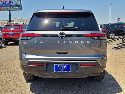 2023 Nissan Pathfinder S FWD