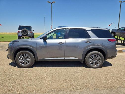 2023 Nissan Pathfinder S FWD