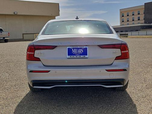 2024 Volvo S60 B5 Core Dark Theme