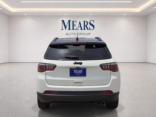 White Clearcoat 2018 Jeep Compass Latitude