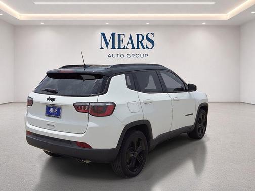 White Clearcoat 2018 Jeep Compass Latitude