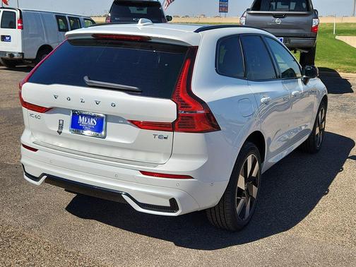 2025 Volvo XC60 Plug-In Hybrid T8 Plus