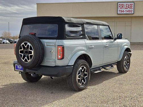 2024 Ford Bronco Outer Banks