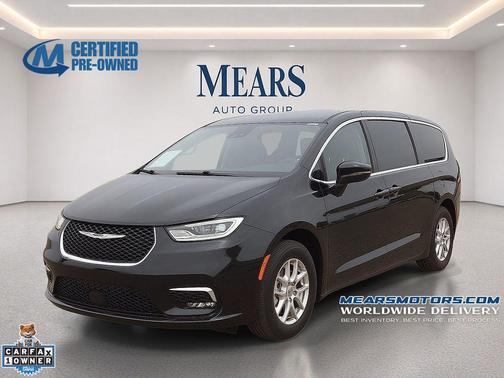 Brilliant Black Crystal Pearlcoat 2023 Chrysler Pacifica Touring L