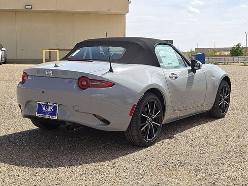 Aero Gray Metallic 2026 Mazda MX-5 Miata Grand Touring