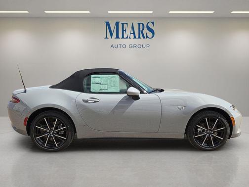 Aero Gray Metallic 2026 Mazda MX-5 Miata Grand Touring