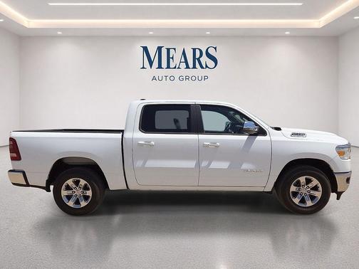 Bright White Clearcoat 2024 RAM 1500 Laramie