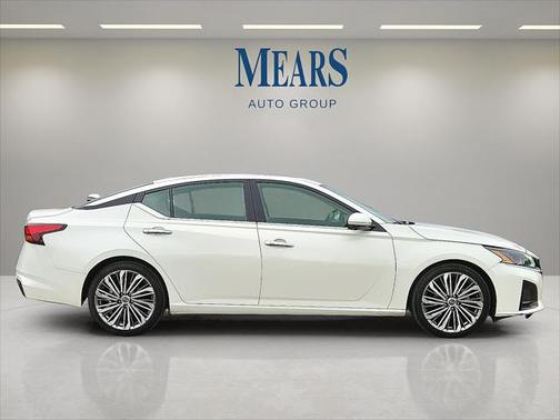 2023 Nissan Altima 2.5 SL