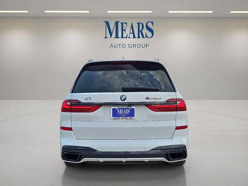 2022 BMW X7 M50i