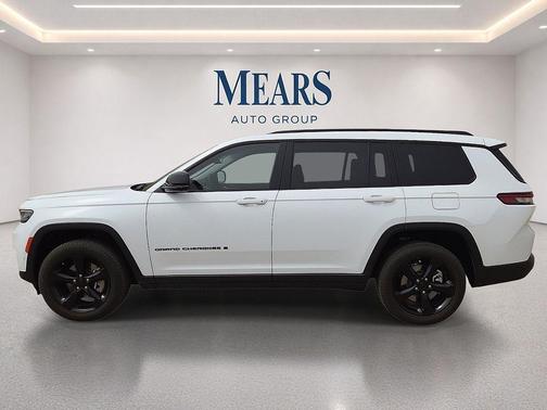 Bright White Clearcoat 2023 Jeep Grand Cherokee L Limited