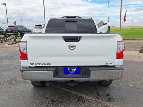 2017 Nissan Titan SV